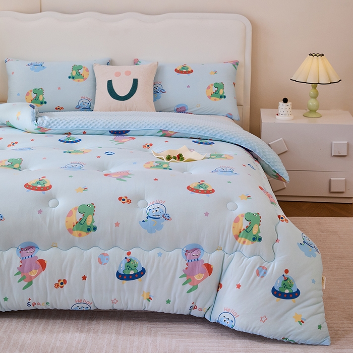 91家纺网 家纺一手货源 找家纺 天瑜家纺 2025新款针织棉豆豆绒大豆被冬被被子被芯 太空恐龙蓝