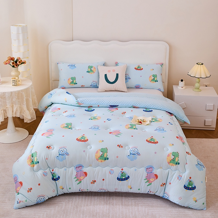 91家纺网 家纺一手货源 找家纺 天瑜家纺 2025新款针织棉豆豆绒大豆被冬被被子被芯 太空恐龙蓝