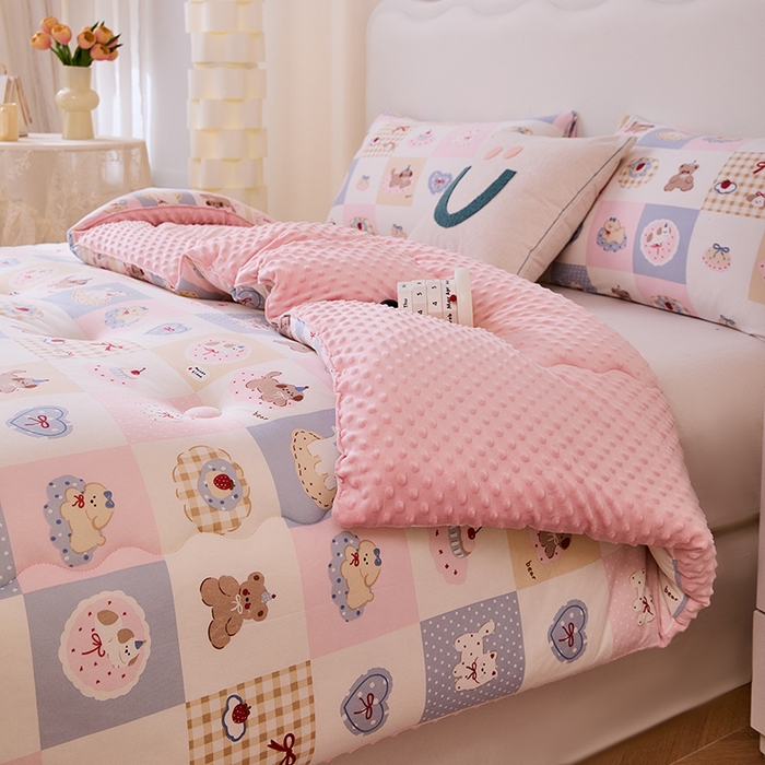 91家纺网 家纺一手货源 找家纺 天瑜家纺 2025新款针织棉豆豆绒大豆被冬被被子被芯 甜心宝贝