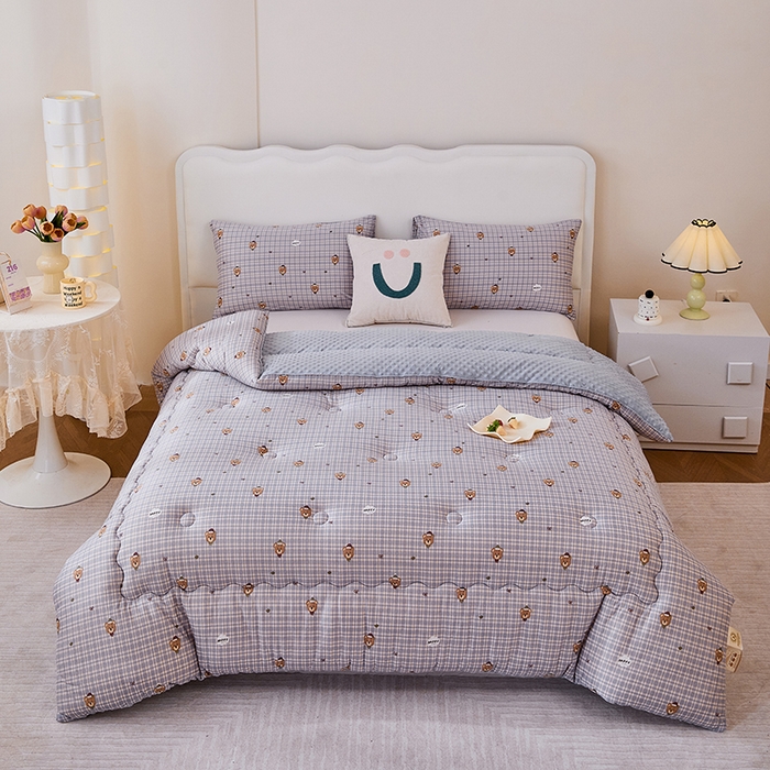 91家纺网 家纺一手货源 找家纺 天瑜家纺 2025新款针织棉豆豆绒大豆被冬被被子被芯 条纹熊灰