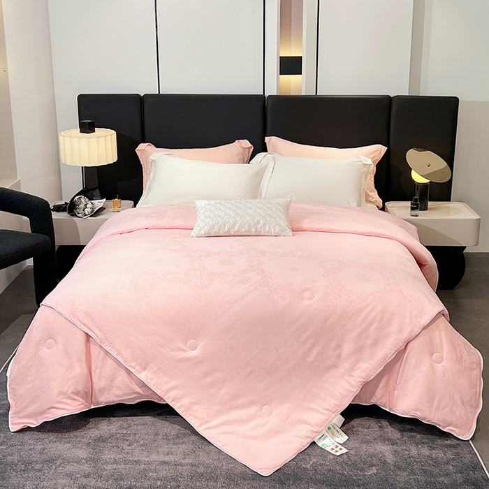 91家纺网 家纺一手货源 找家纺 VIP被业 2025新款简约60S全棉纯棉提花立体大豆子母被被子被芯 粉色