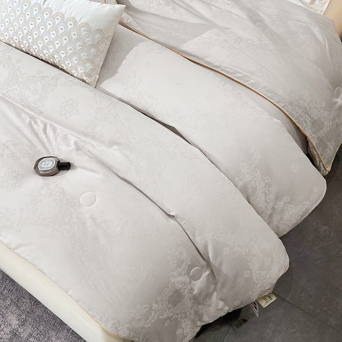 91家纺网 家纺一手货源 找家纺 VIP被业 2025新款简约60S全棉纯棉提花立体大豆子母被被子被芯 灰色