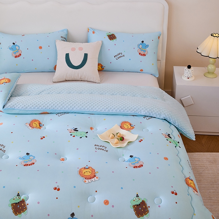 91家纺网 家纺一手货源 找家纺 天瑜家纺 2025新款针织棉豆豆绒大豆被冬被被子被芯 小狮子蓝