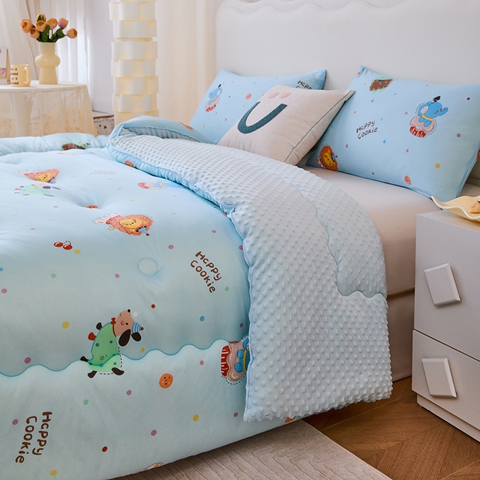 91家纺网 家纺一手货源 找家纺 天瑜家纺 2025新款针织棉豆豆绒大豆被冬被被子被芯 小狮子蓝