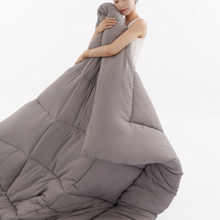 91家纺网 家纺一手货源 找家纺 VIP被业 2025新款简约纯色磨毛压被冬被被子被芯 灰色