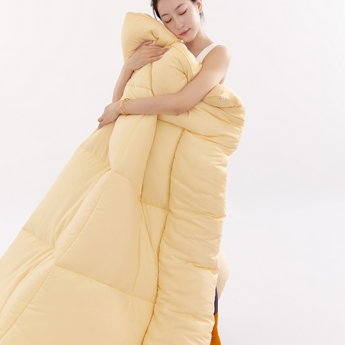 91家纺网 家纺一手货源 找家纺 VIP被业 2025新款简约纯色磨毛压被冬被被子被芯 米黄