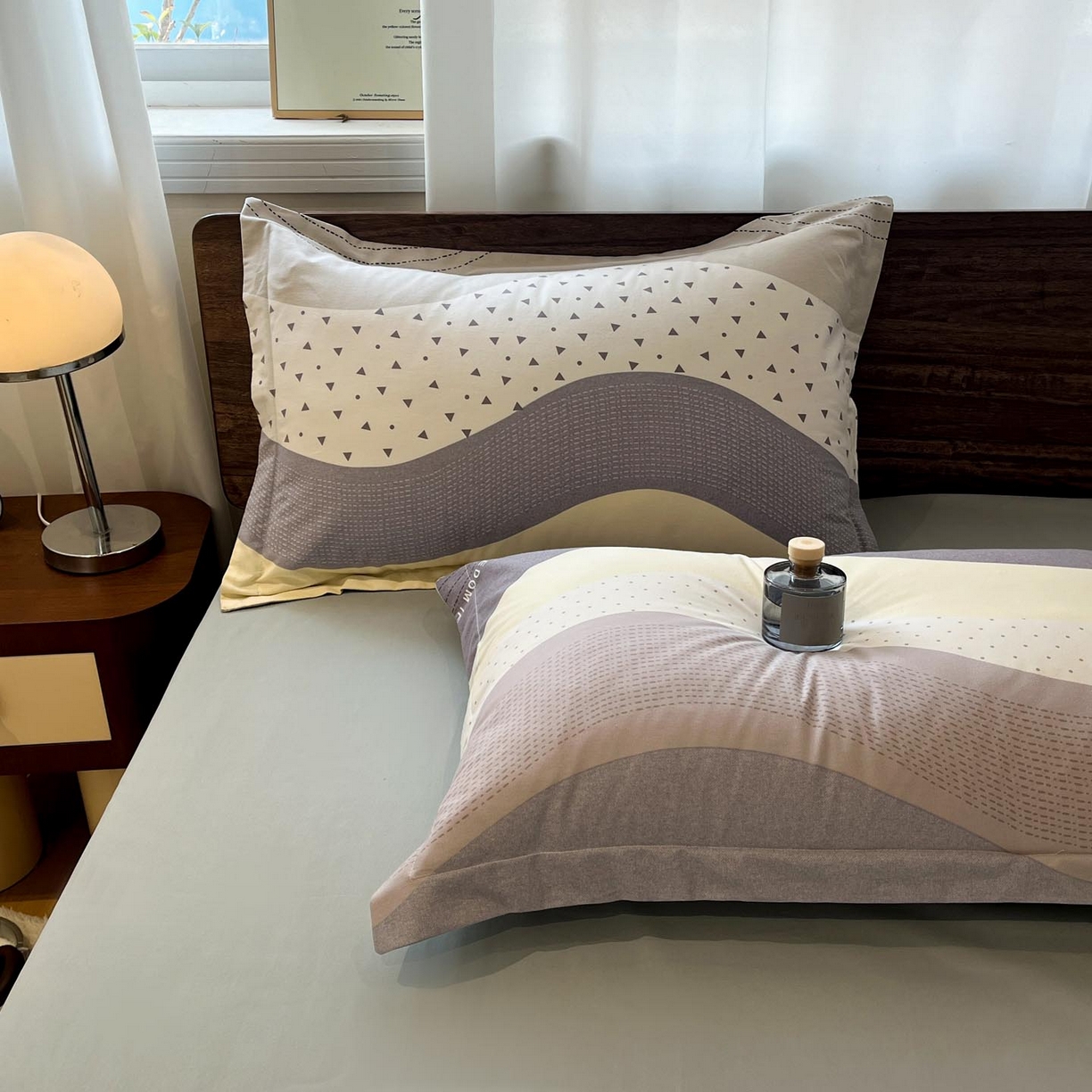 91家纺网 家纺一手货源 找家纺 涵宸家纺 2025新款加厚全棉磨毛印花四件套--罗马系列 场景一 D简言