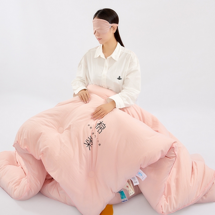 91家纺网 家纺一手货源 找家纺 VIP被业 2025新款简约棉柔水洗棉被芯冬被被子被芯 绵柔粉