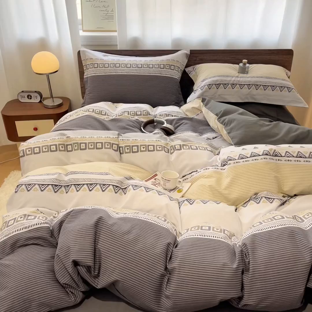 91家纺网 家纺一手货源 找家纺 涵宸家纺 2025新款加厚全棉磨毛印花四件套--罗马系列 场景一 D西尔