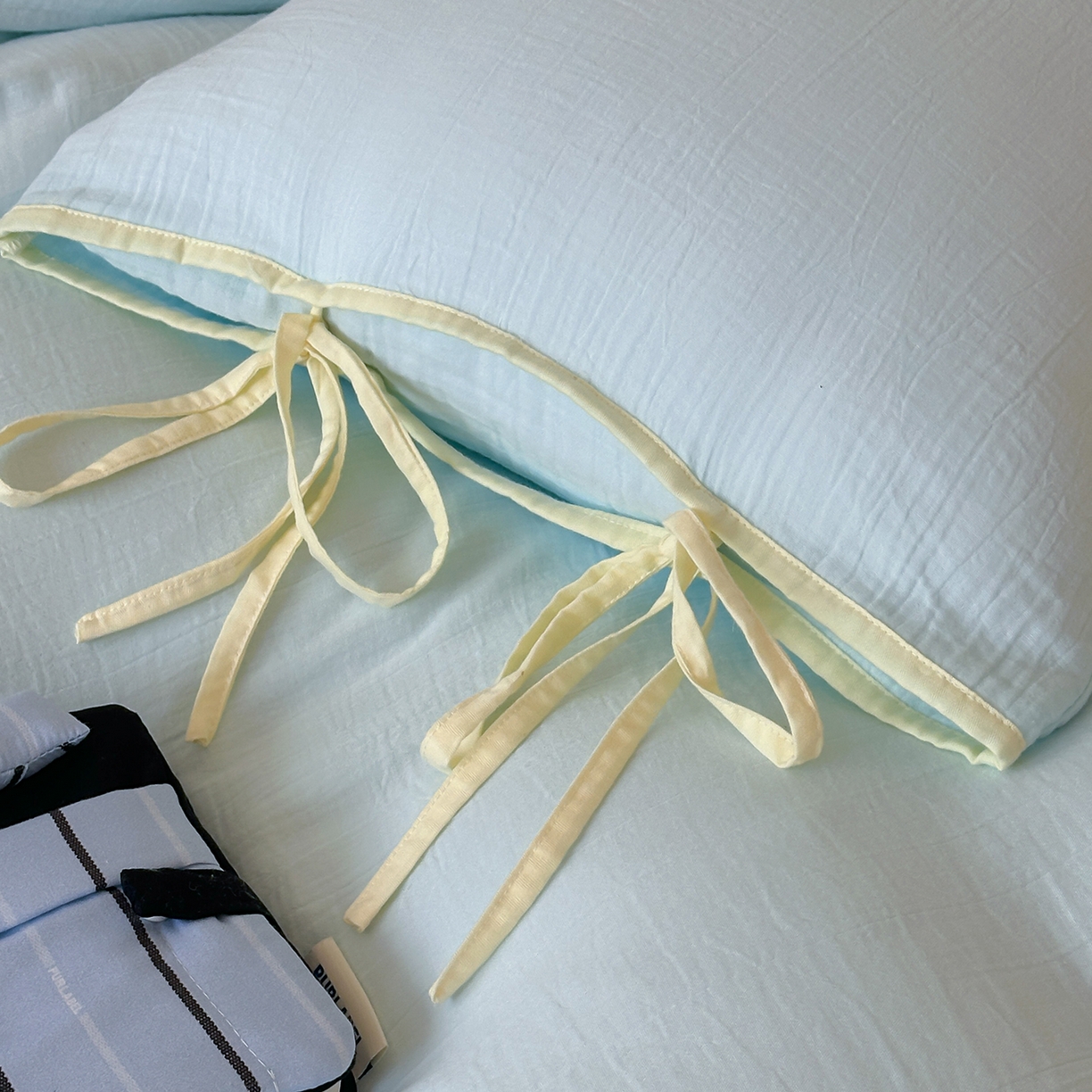 91家纺网 家纺一手货源 找家纺 小春日和 2025新款纯棉A类婴幼儿母婴纯色双层皱皱纱四件套 海盐芝士