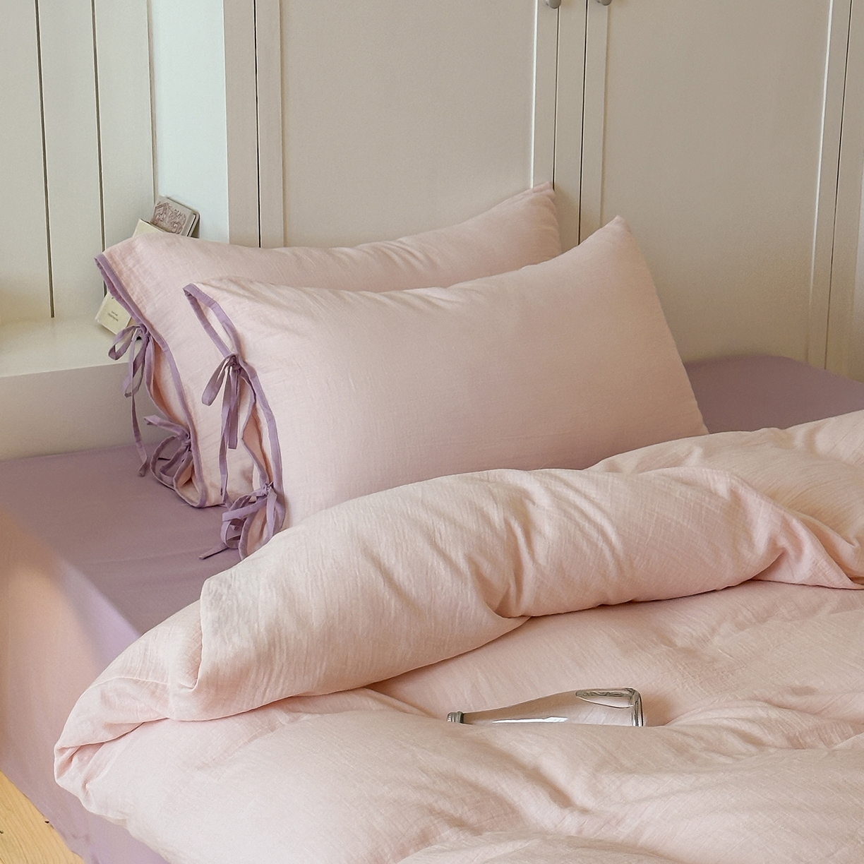 91家纺网 家纺一手货源 找家纺 小春日和 2025新款纯棉A类婴幼儿母婴纯色双层皱皱纱四件套 蜜桃乌龙