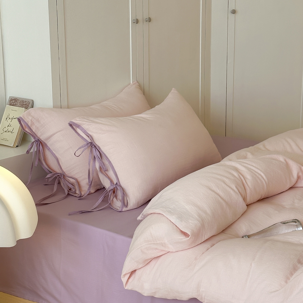 91家纺网 家纺一手货源 找家纺 小春日和 2025新款纯棉A类婴幼儿母婴纯色双层皱皱纱四件套 蜜桃乌龙