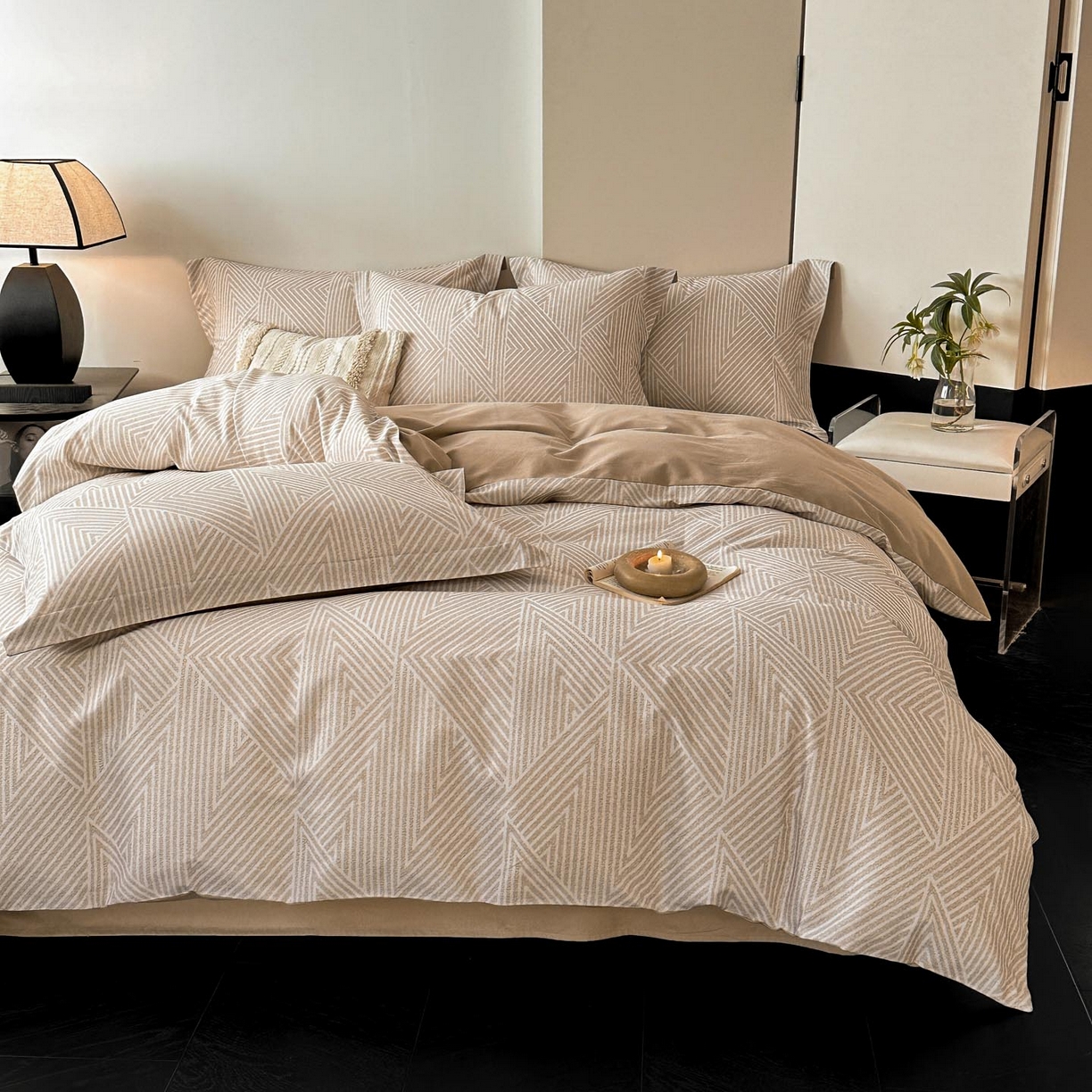 91家纺网 家纺一手货源 找家纺 涵宸家纺 2025新款加厚全棉磨毛印花四件套--罗马系列 场景一 D卢卡斯