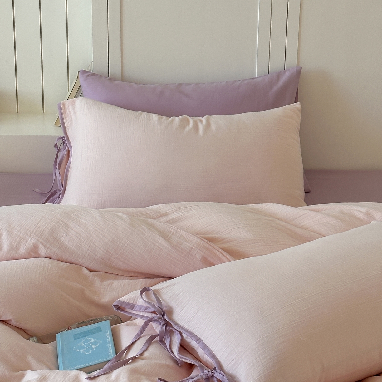 91家纺网 家纺一手货源 找家纺 小春日和 2025新款纯棉A类婴幼儿母婴纯色双层皱皱纱四件套 蜜桃乌龙