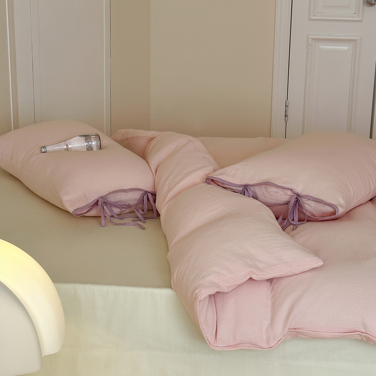 91家纺网 家纺一手货源 找家纺 小春日和 2025新款纯棉A类婴幼儿母婴纯色双层皱皱纱四件套 蜜桃芝士