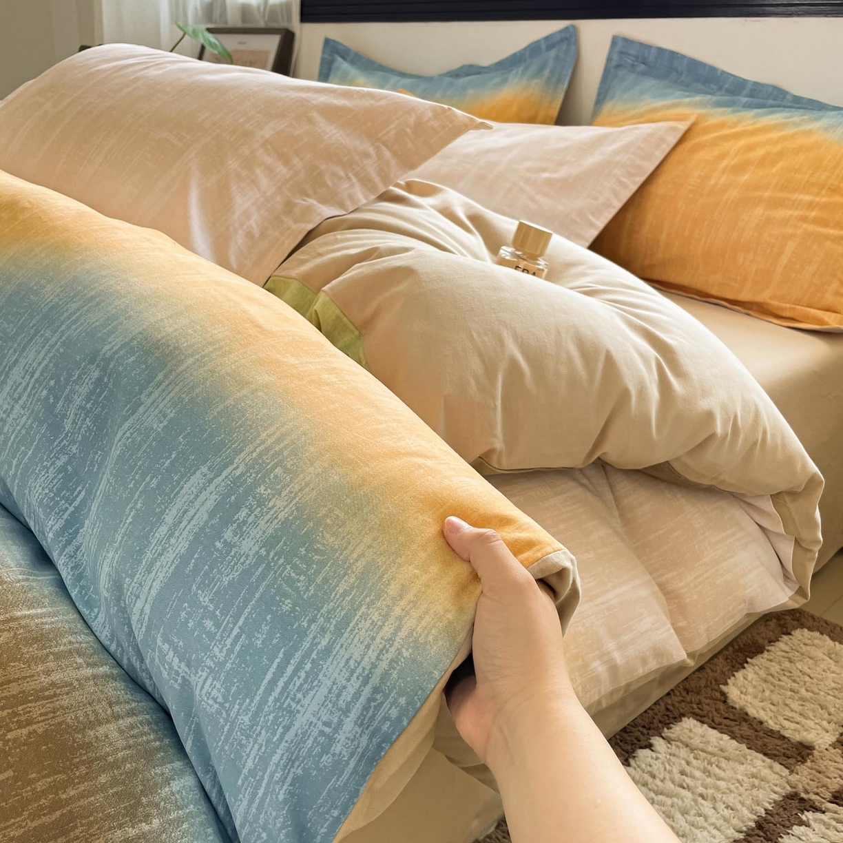 91家纺网 家纺一手货源 找家纺 涵宸家纺 2025新款加厚全棉磨毛印花四件套--罗马系列 场景一 D妙染