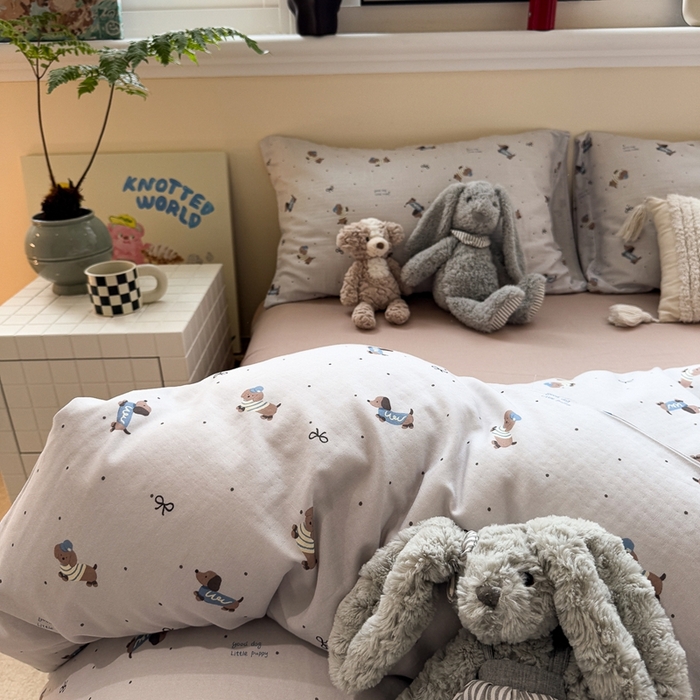 91家纺网 家纺一手货源 找家纺 慕尚家纺 2025新款全棉纯棉母婴双层纱四件套 迷你腊肠犬