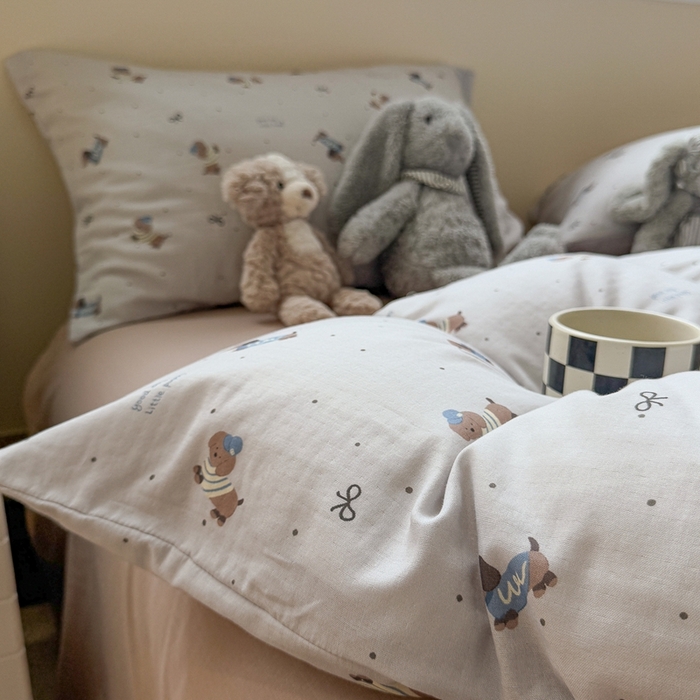 91家纺网 家纺一手货源 找家纺 慕尚家纺 2025新款全棉纯棉母婴双层纱四件套 迷你腊肠犬