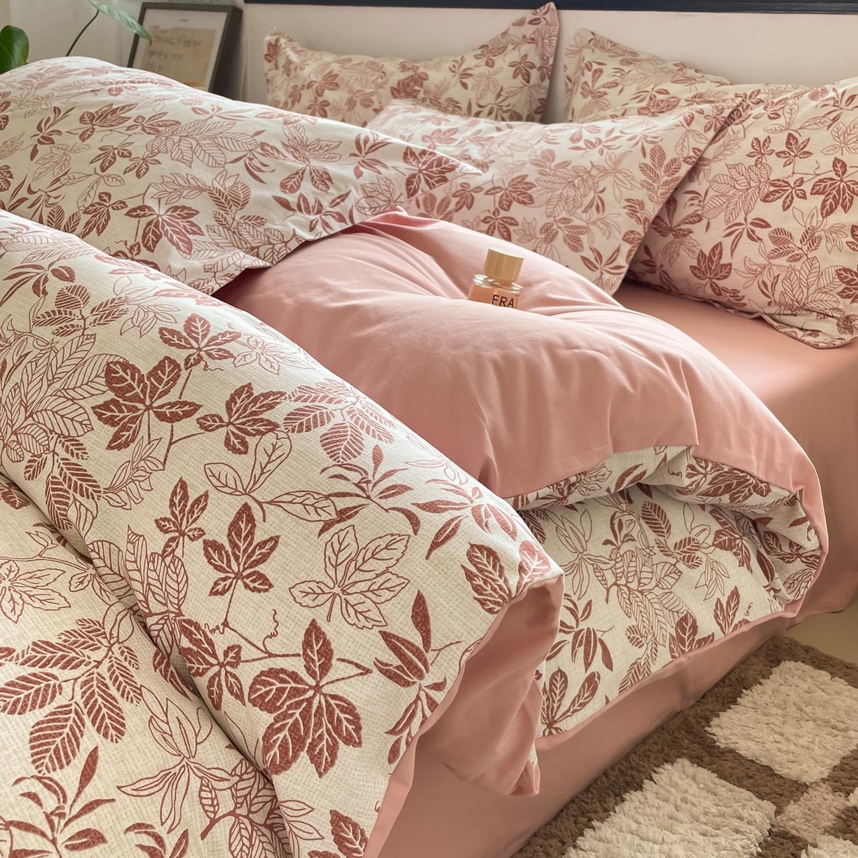 91家纺网 家纺一手货源 找家纺 涵宸家纺 2025新款加厚全棉磨毛印花四件套--罗马系列 场景一 F初春