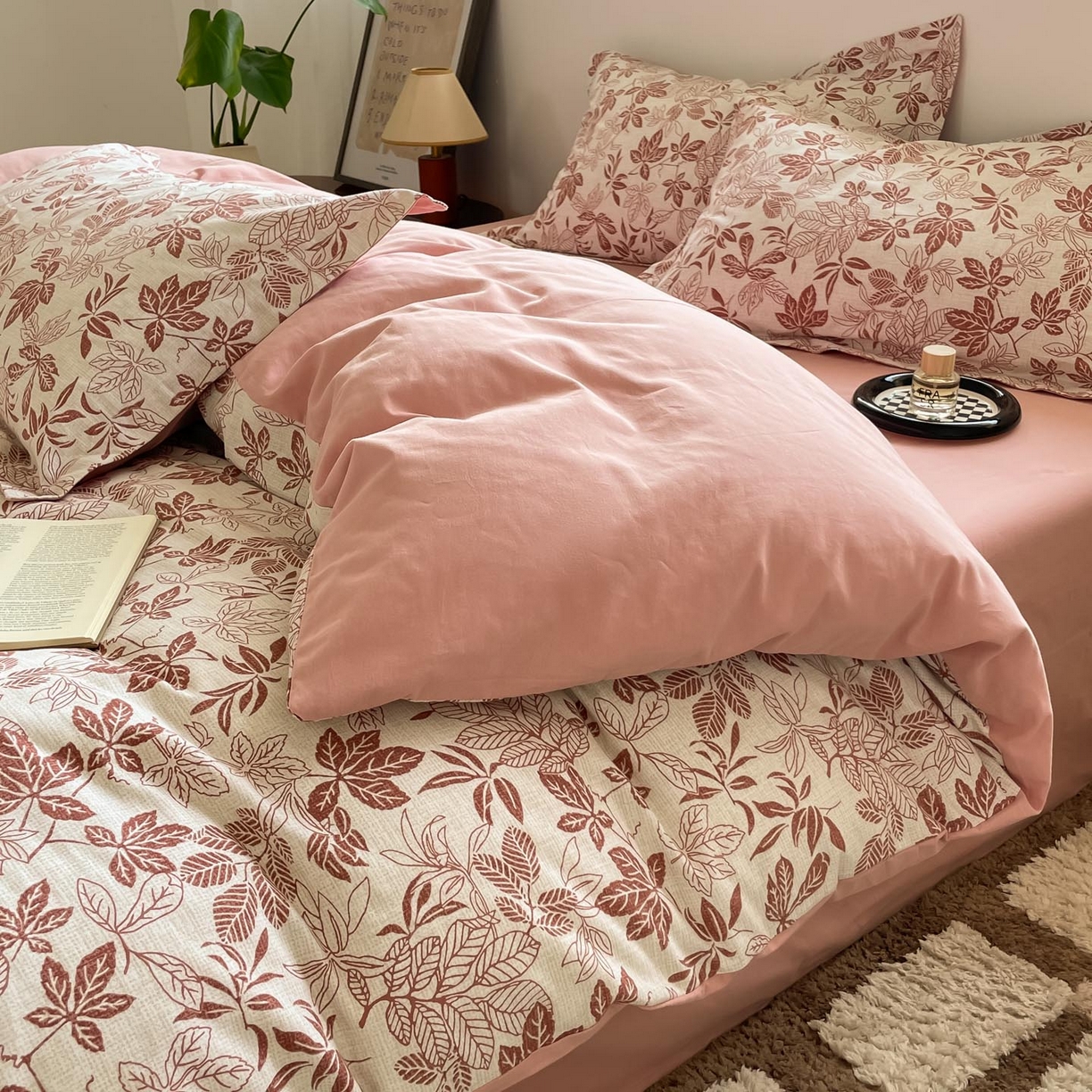 91家纺网 家纺一手货源 找家纺 涵宸家纺 2025新款加厚全棉磨毛印花四件套--罗马系列 场景一 F初春