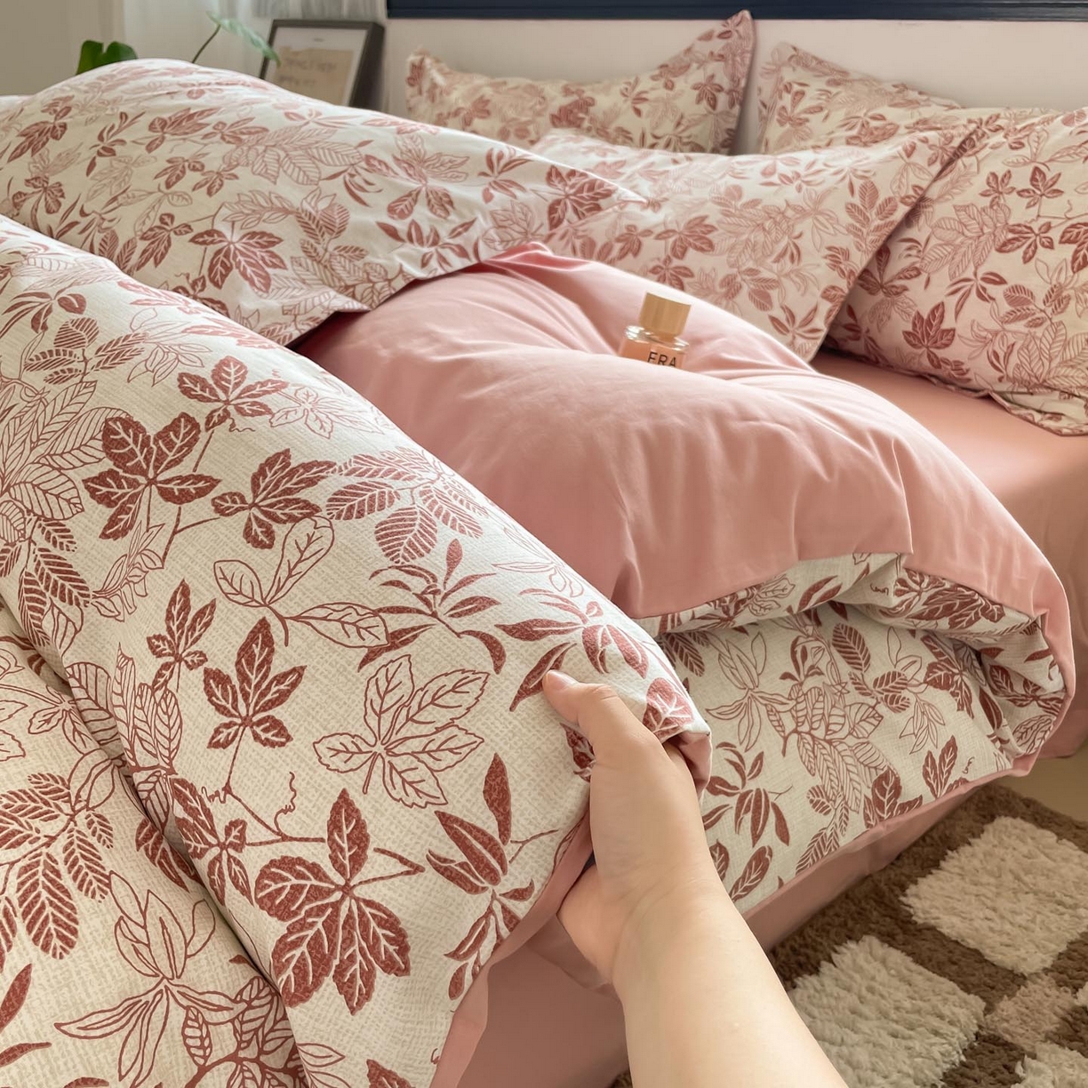 91家纺网 家纺一手货源 找家纺 涵宸家纺 2025新款加厚全棉磨毛印花四件套--罗马系列 场景一 F初春