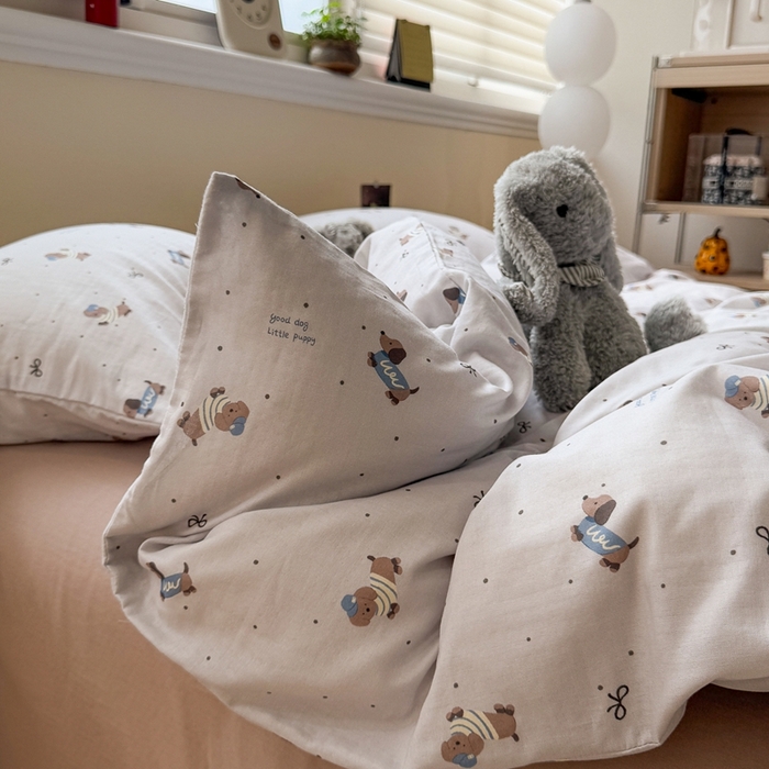 91家纺网 家纺一手货源 找家纺 慕尚家纺 2025新款全棉纯棉母婴双层纱四件套 迷你腊肠犬