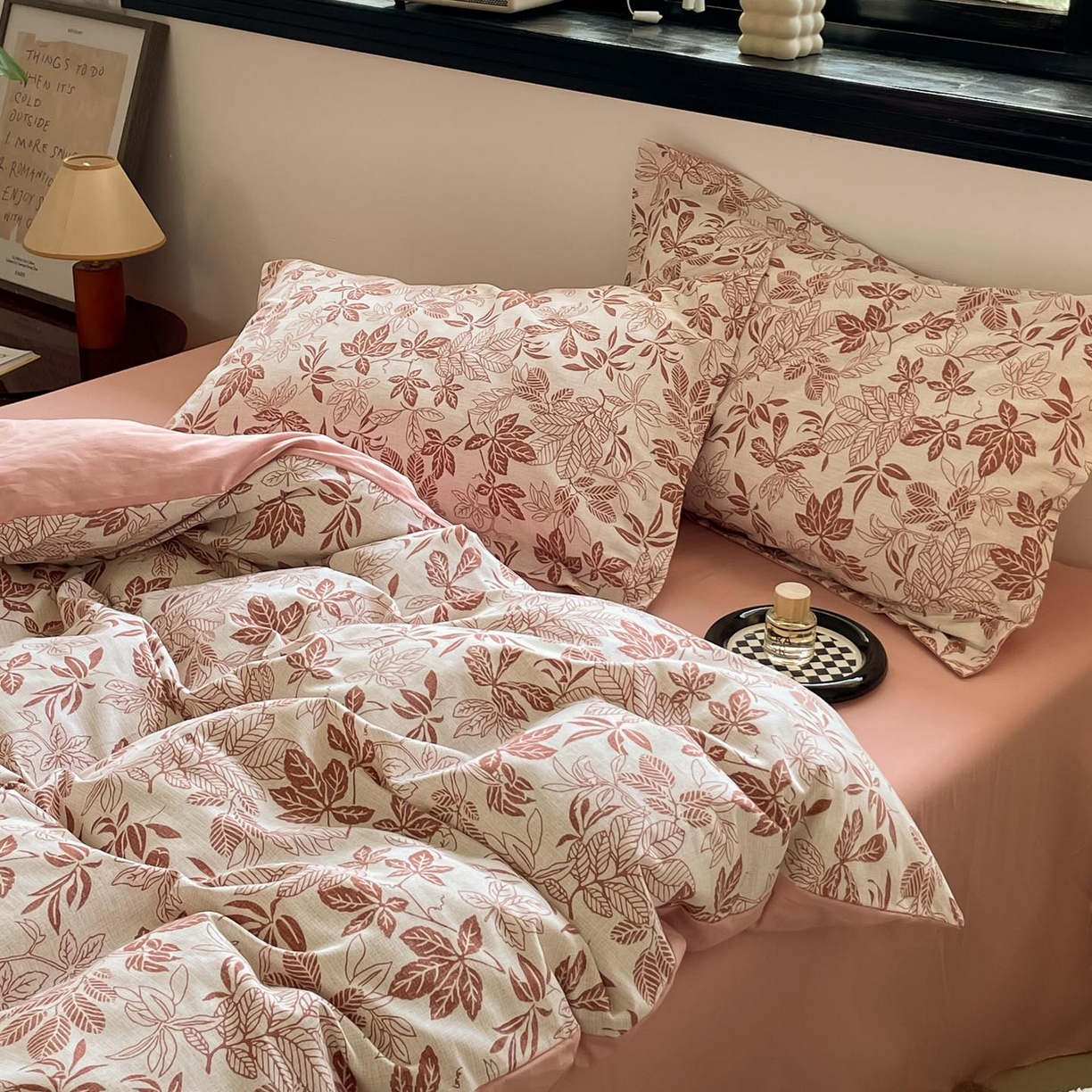 91家纺网 家纺一手货源 找家纺 涵宸家纺 2025新款加厚全棉磨毛印花四件套--罗马系列 场景一 F初春