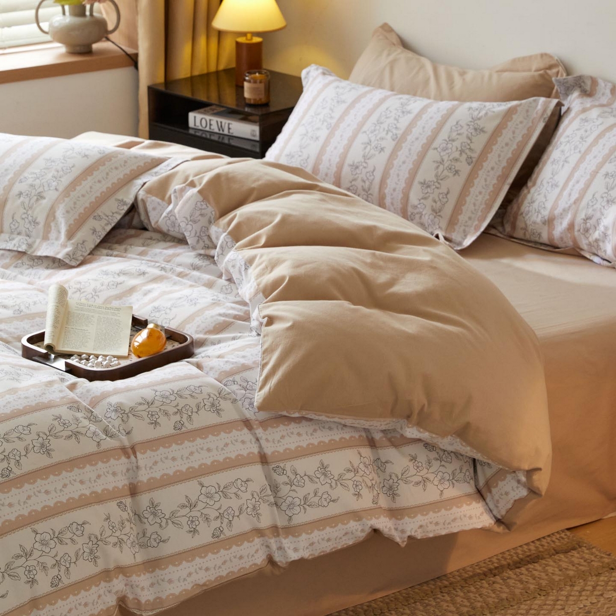 91家纺网 家纺一手货源 找家纺 涵宸家纺 2025新款加厚全棉磨毛印花四件套--罗马系列 场景一 F春晴