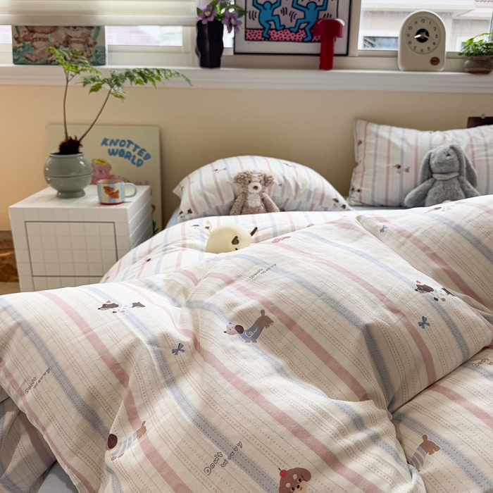 91家纺网 家纺一手货源 找家纺 慕尚家纺 2025新款全棉纯棉母婴双层纱四件套 条纹腊肠狗