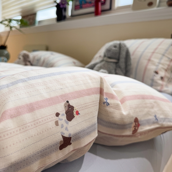 91家纺网 家纺一手货源 找家纺 慕尚家纺 2025新款全棉纯棉母婴双层纱四件套 条纹腊肠狗