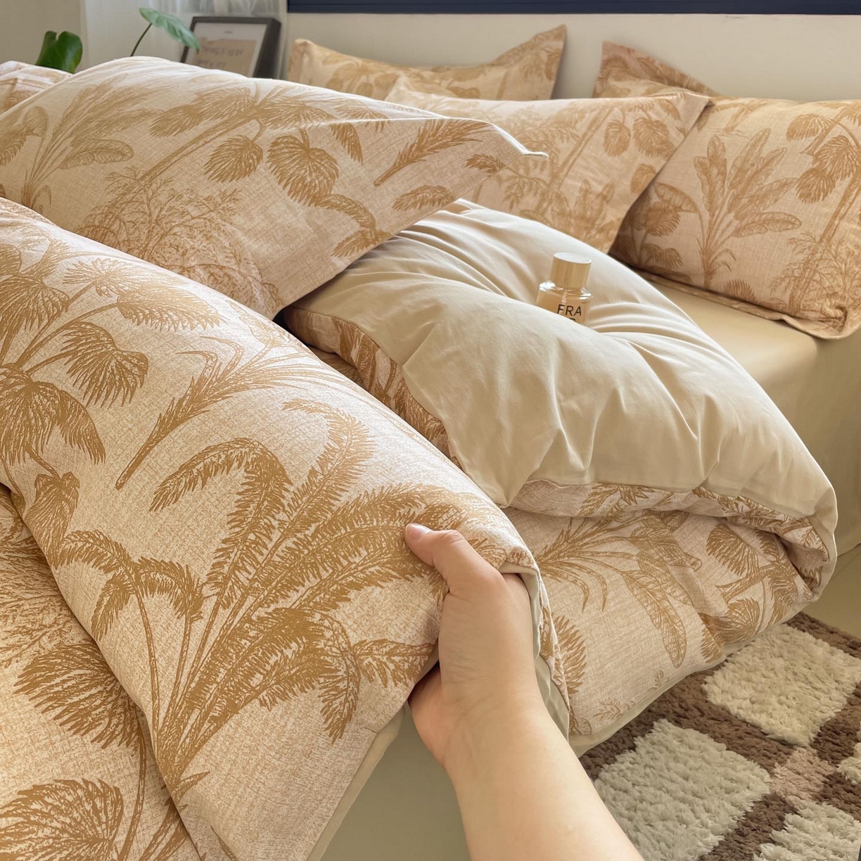 91家纺网 家纺一手货源 找家纺 涵宸家纺 2025新款加厚全棉磨毛印花四件套--罗马系列 场景一 F春序