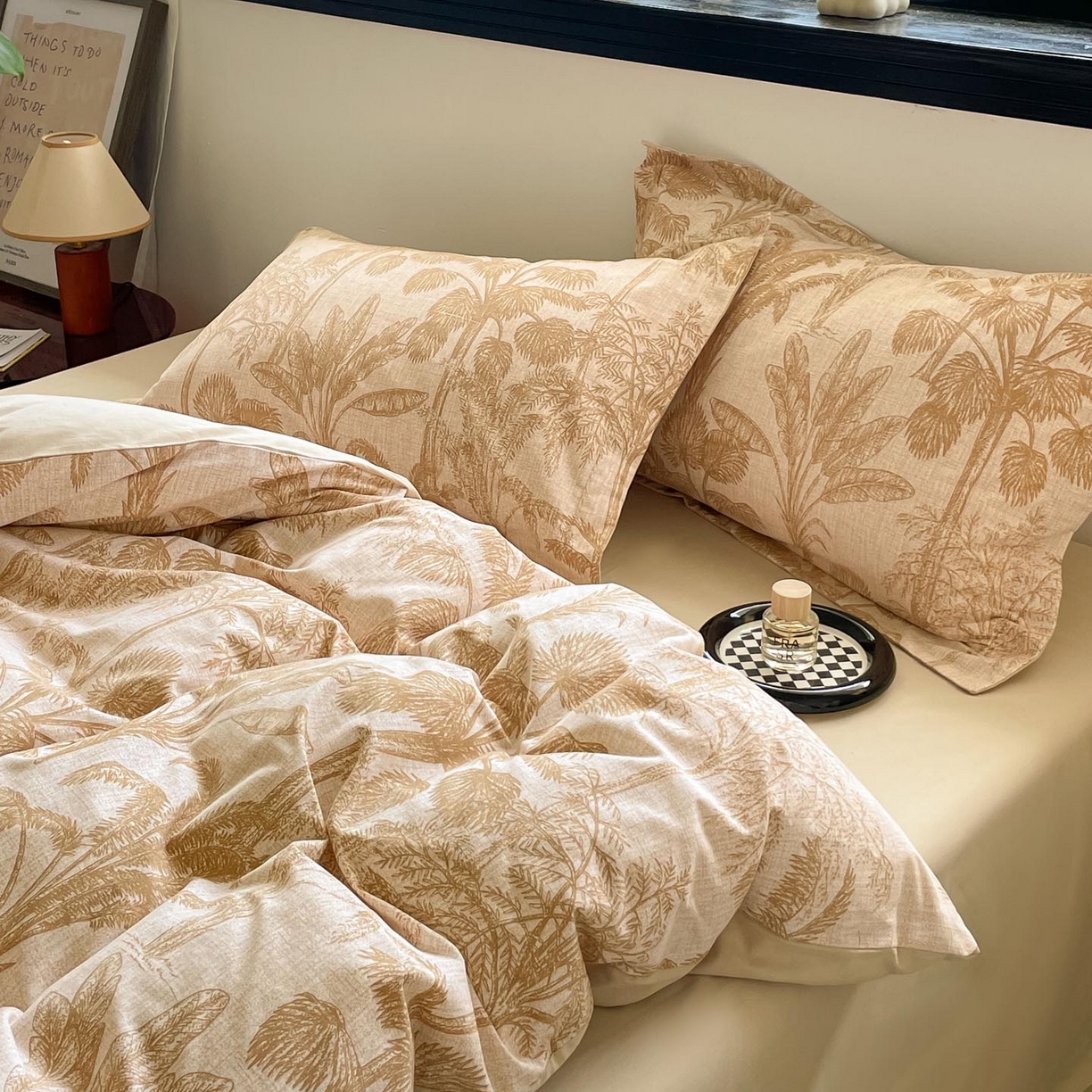 91家纺网 家纺一手货源 找家纺 涵宸家纺 2025新款加厚全棉磨毛印花四件套--罗马系列 场景一 F春序