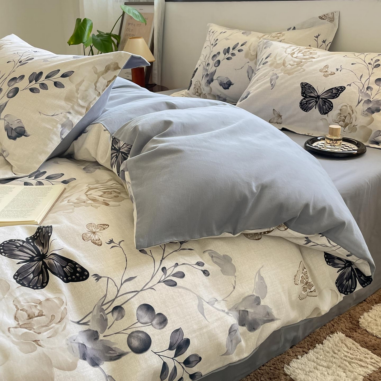 91家纺网 家纺一手货源 找家纺 涵宸家纺 2025新款加厚全棉磨毛印花四件套--罗马系列 场景一 F蝶恋花