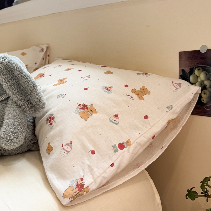 91家纺网 家纺一手货源 找家纺 慕尚家纺 2025新款全棉纯棉母婴双层纱四件套 小熊蛋糕