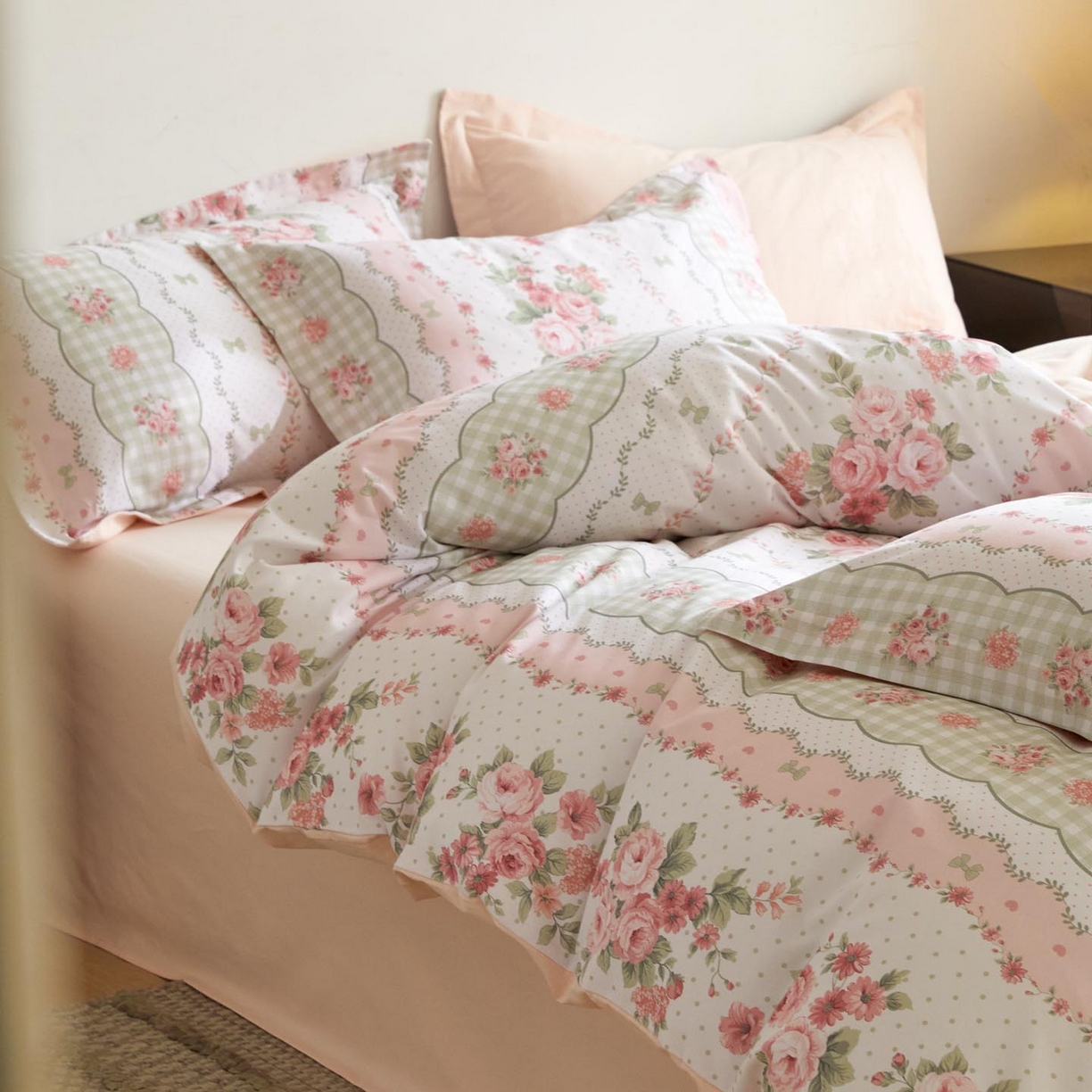 91家纺网 家纺一手货源 找家纺 涵宸家纺 2025新款加厚全棉磨毛印花四件套--罗马系列 场景一 F多萝西