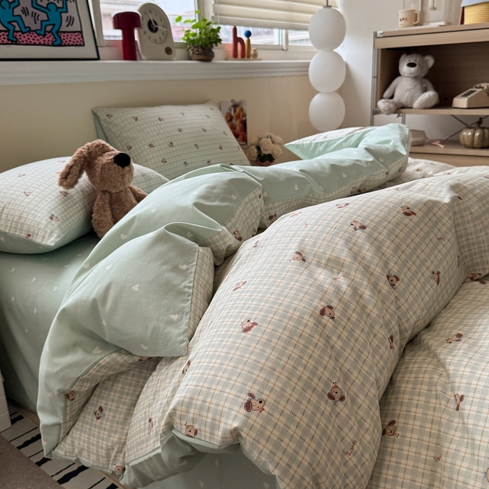 91家纺网 家纺一手货源 找家纺 慕尚家纺 2025新款13070全棉纯棉印花四件套 绿格狗狗