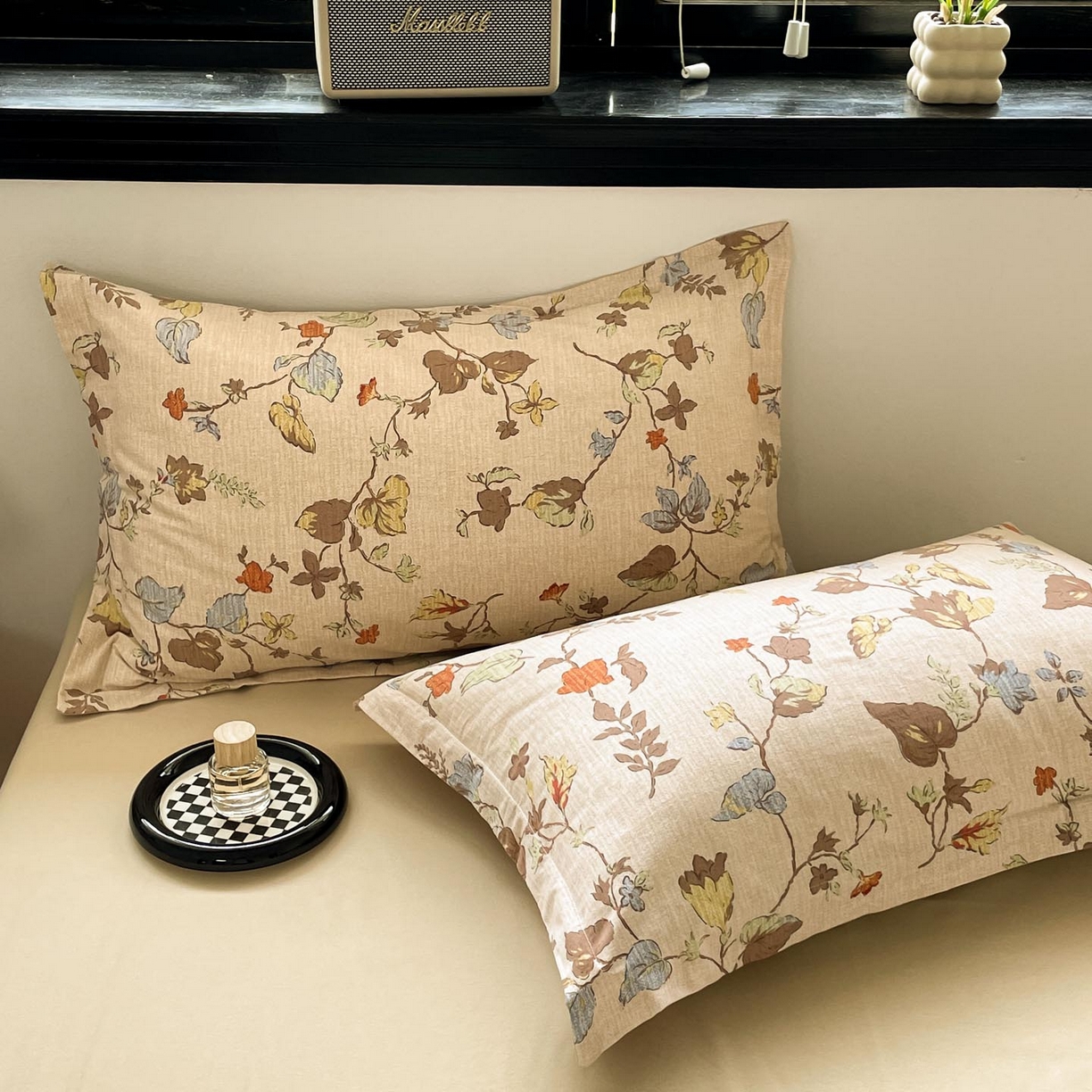 91家纺网 家纺一手货源 找家纺 涵宸家纺 2025新款加厚全棉磨毛印花四件套--罗马系列 场景一 F浮影