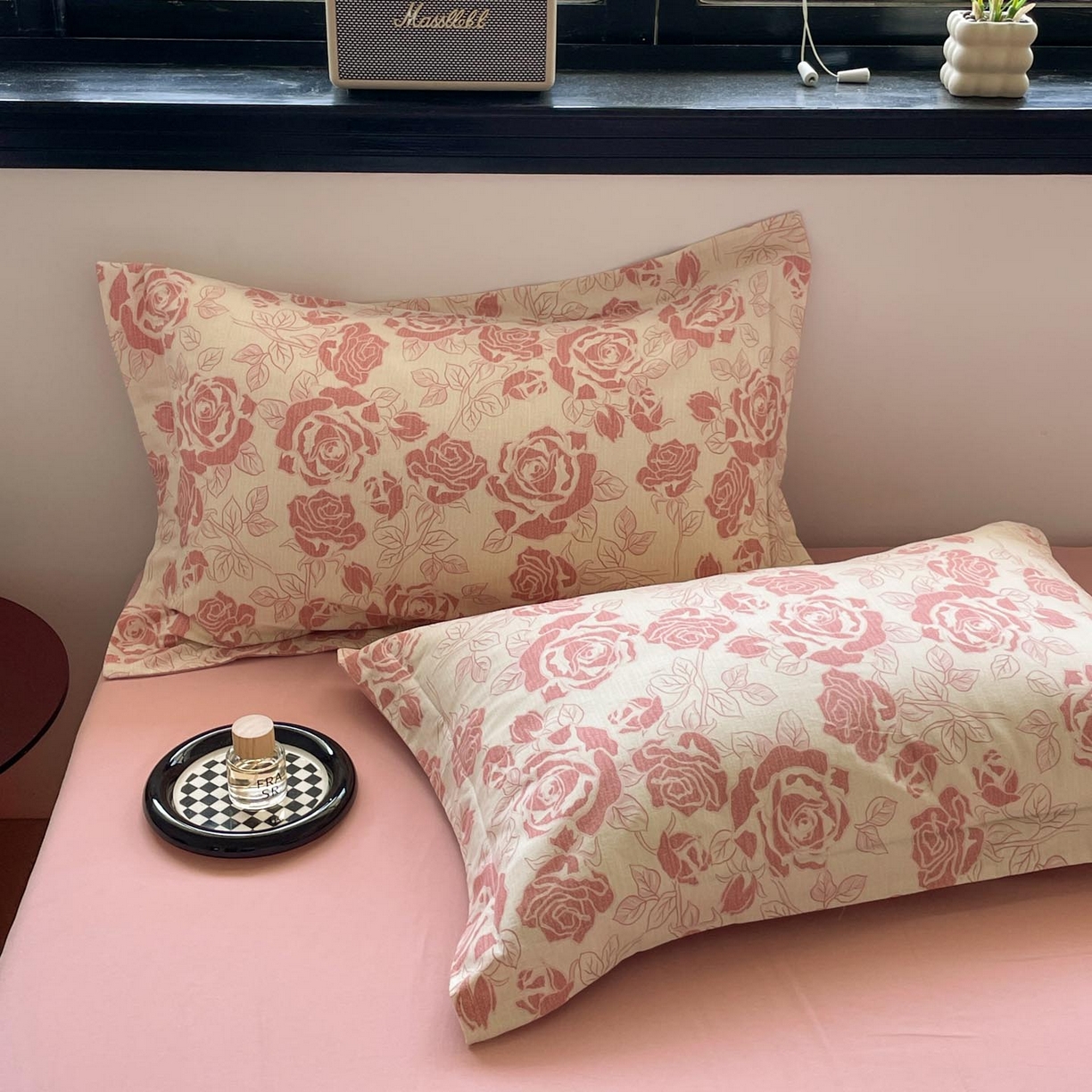 91家纺网 家纺一手货源 找家纺 涵宸家纺 2025新款加厚全棉磨毛印花四件套--罗马系列 场景一 F花束