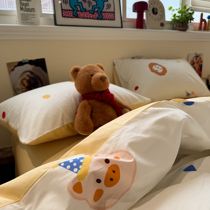 91家纺网 家纺一手货源 找家纺 慕尚家纺 2025新款13070全棉纯棉印花四件套 艾米熊