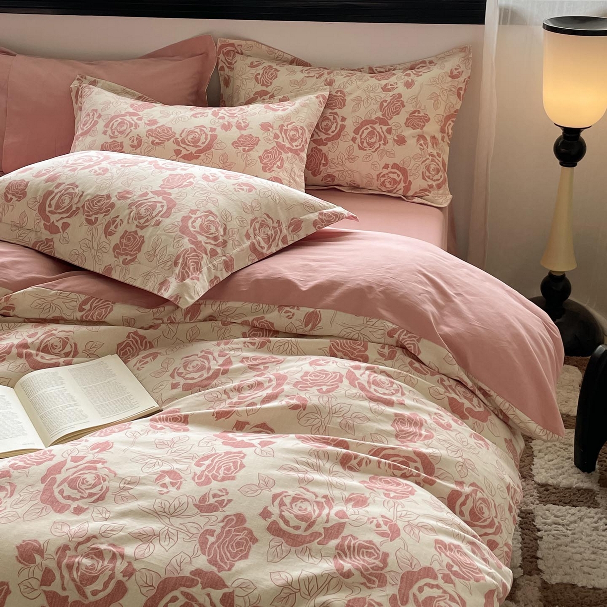 91家纺网 家纺一手货源 找家纺 涵宸家纺 2025新款加厚全棉磨毛印花四件套--罗马系列 场景一 F花束