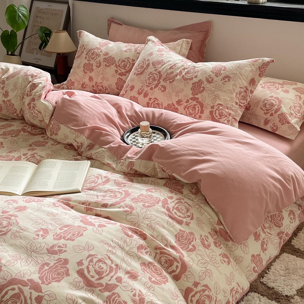 91家纺网 家纺一手货源 找家纺 涵宸家纺 2025新款加厚全棉磨毛印花四件套--罗马系列 场景一 F花束