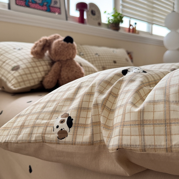 91家纺网 家纺一手货源 找家纺 慕尚家纺 2025新款13070全棉纯棉印花四件套 咖格狗狗