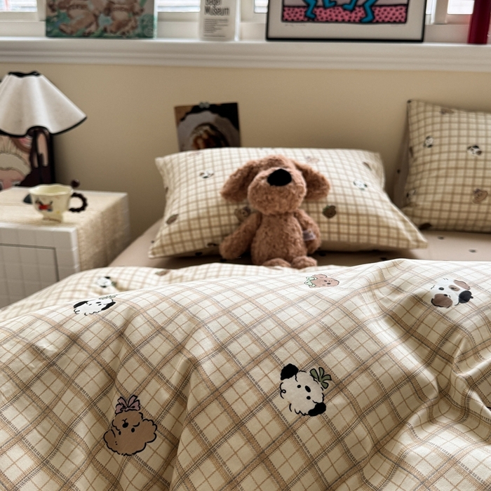 91家纺网 家纺一手货源 找家纺 慕尚家纺 2025新款13070全棉纯棉印花四件套 咖格狗狗