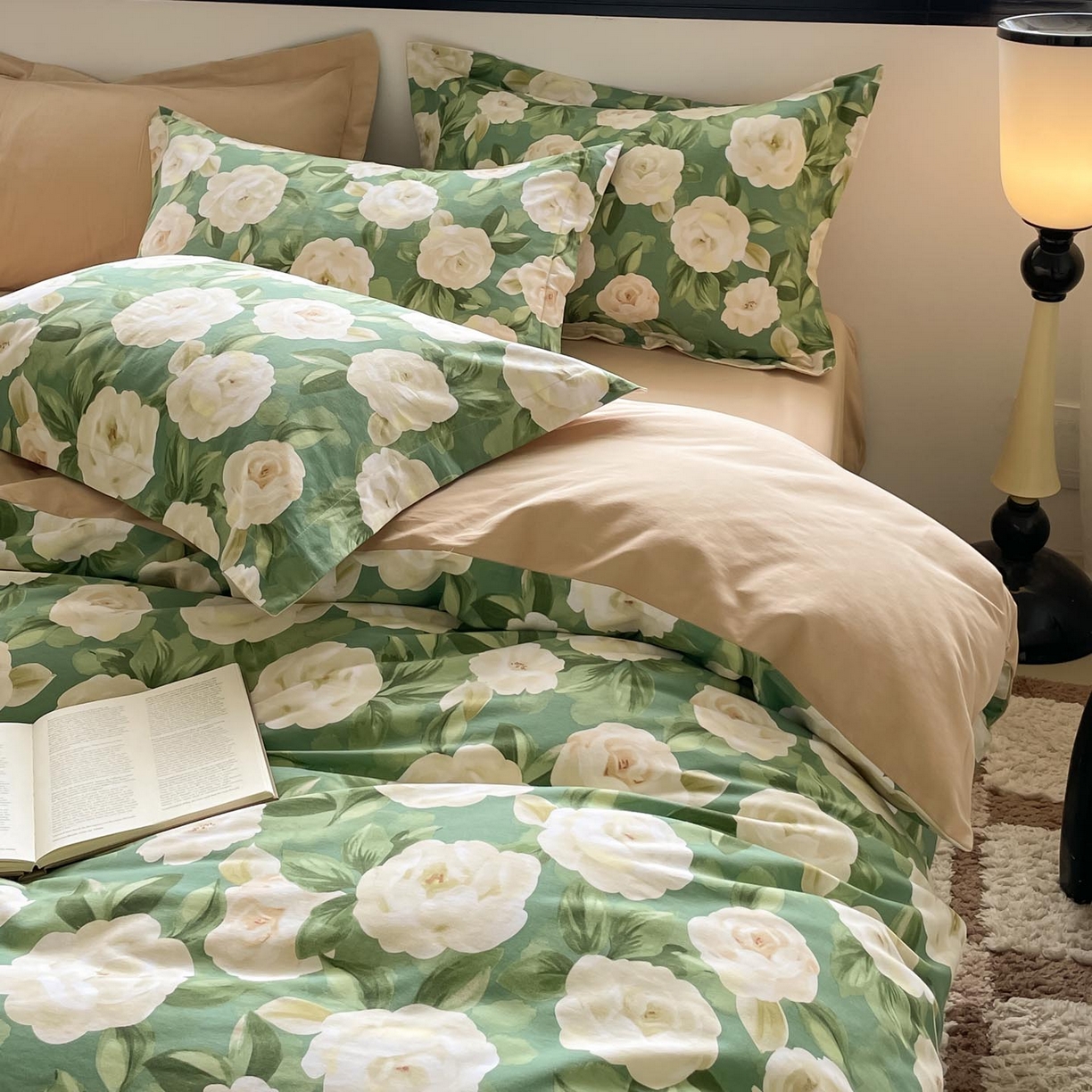 91家纺网 家纺一手货源 找家纺 涵宸家纺 2025新款加厚全棉磨毛印花四件套--罗马系列 场景一 F花田