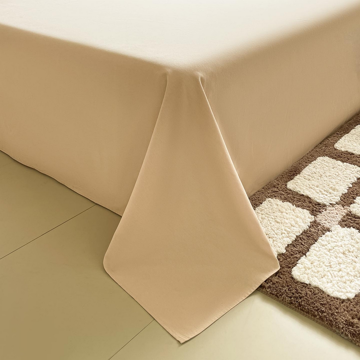 91家纺网 家纺一手货源 找家纺 涵宸家纺 2025新款加厚全棉磨毛印花四件套--罗马系列 场景一 F花田