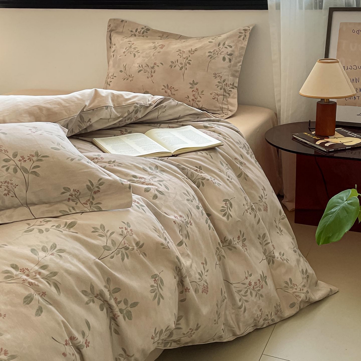 91家纺网 家纺一手货源 找家纺 涵宸家纺 2025新款加厚全棉磨毛印花四件套--罗马系列 场景一 F冷清舟