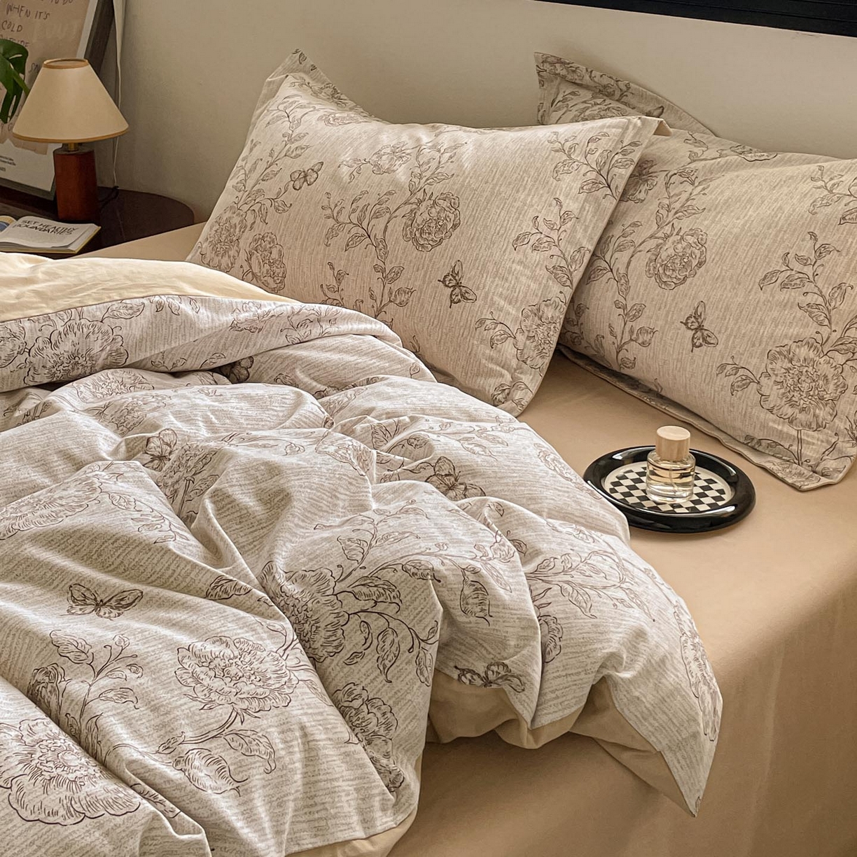 涵宸家纺 2025新款加厚全棉磨毛印花四件套--罗马系列 场景一 F漫春