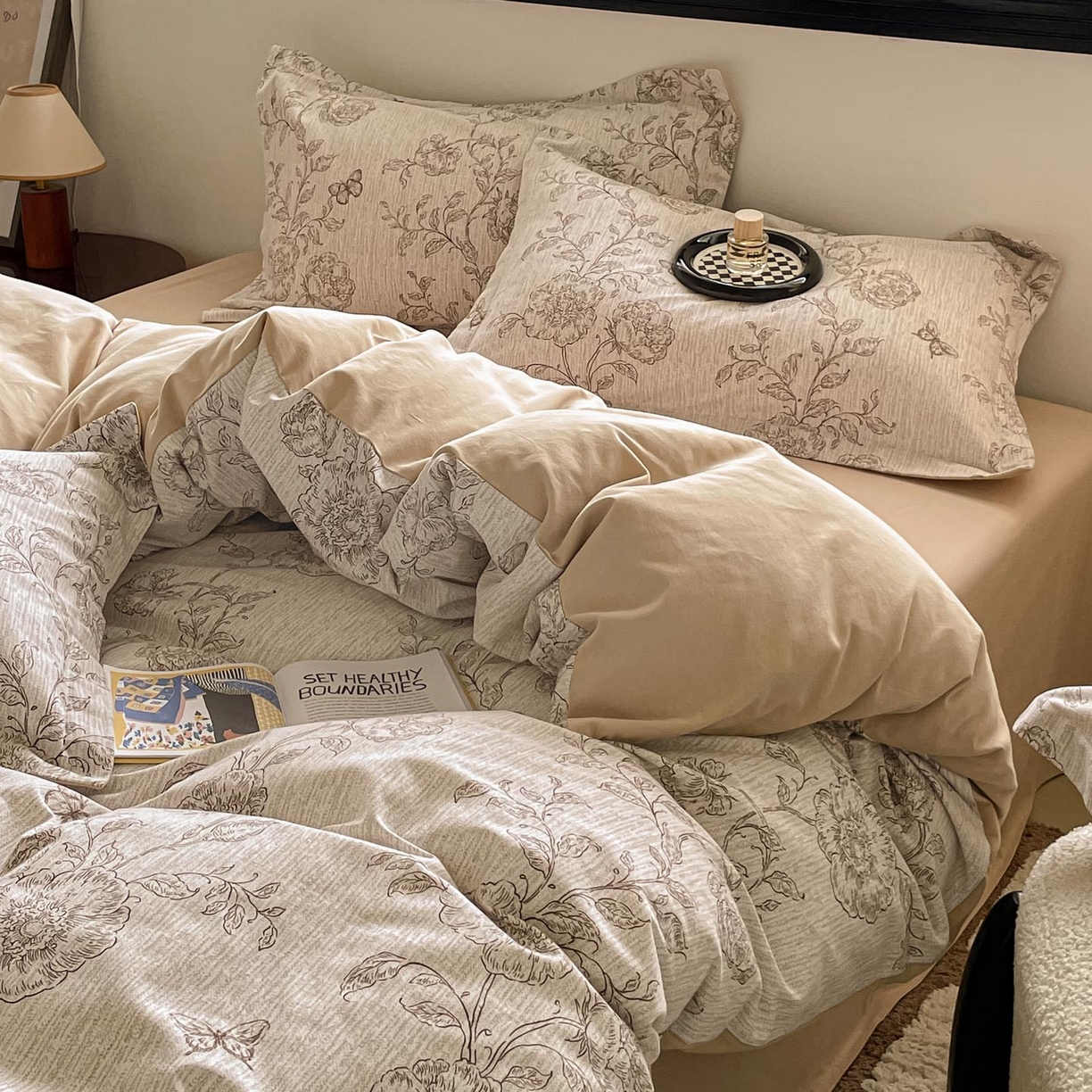 91家纺网 家纺一手货源 找家纺 涵宸家纺 2025新款加厚全棉磨毛印花四件套--罗马系列 场景一 F漫春