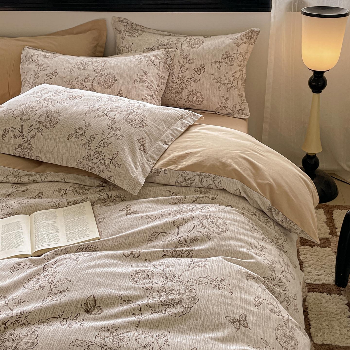 91家纺网 家纺一手货源 找家纺 涵宸家纺 2025新款加厚全棉磨毛印花四件套--罗马系列 场景一 F漫春