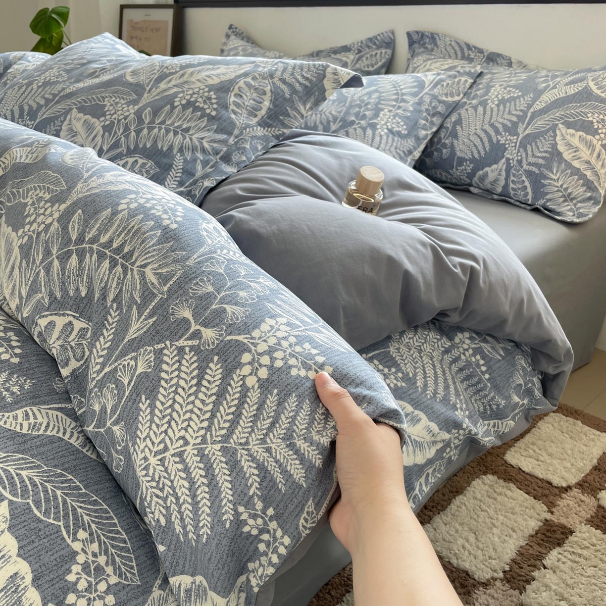 91家纺网 家纺一手货源 找家纺 涵宸家纺 2025新款加厚全棉磨毛印花四件套--罗马系列 场景一 F阡陌